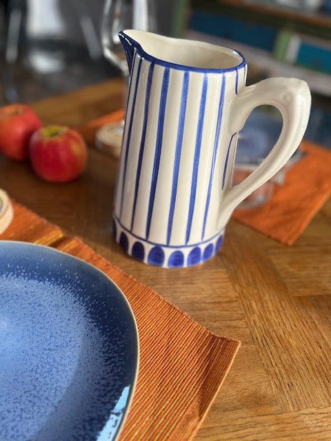 Pichet en grès bleu artisanal fait main au Portugal