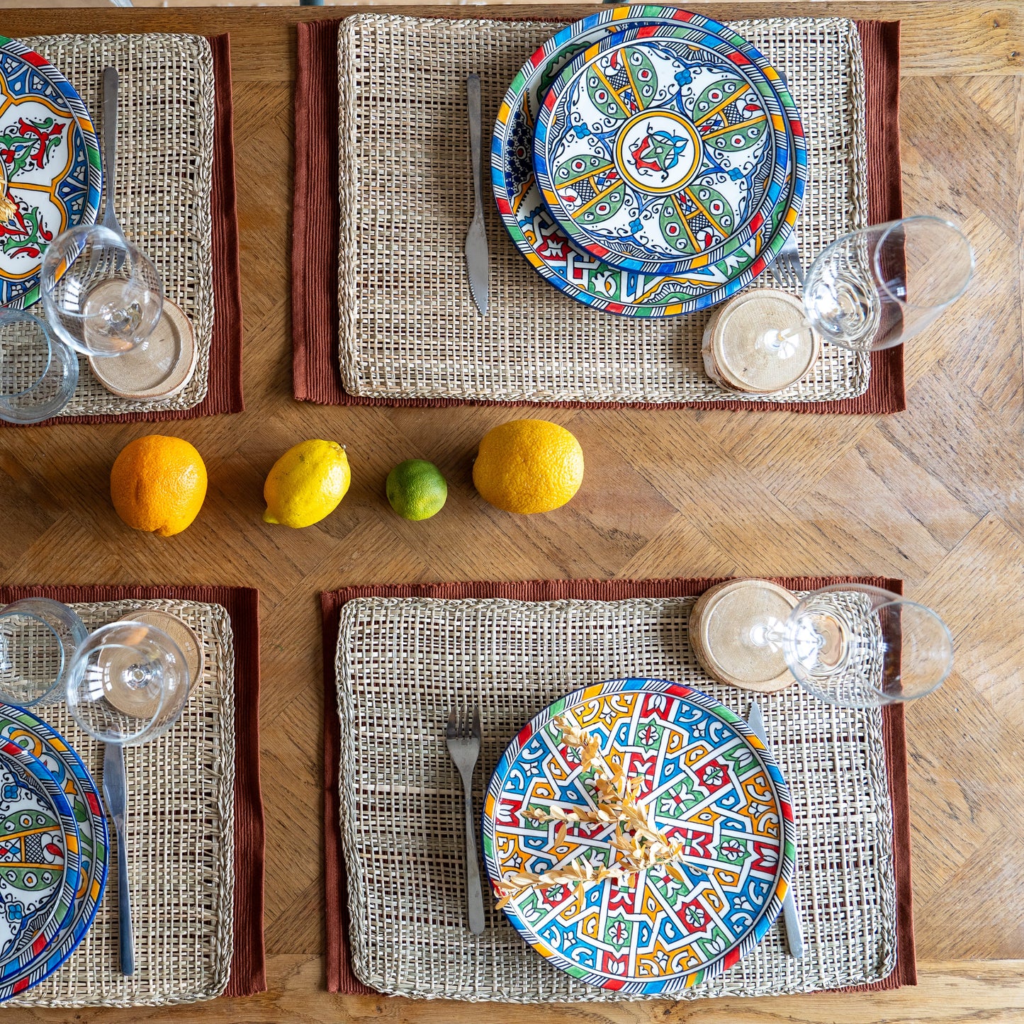 Petite assiette en faïence multicolore artisanale de Fès
