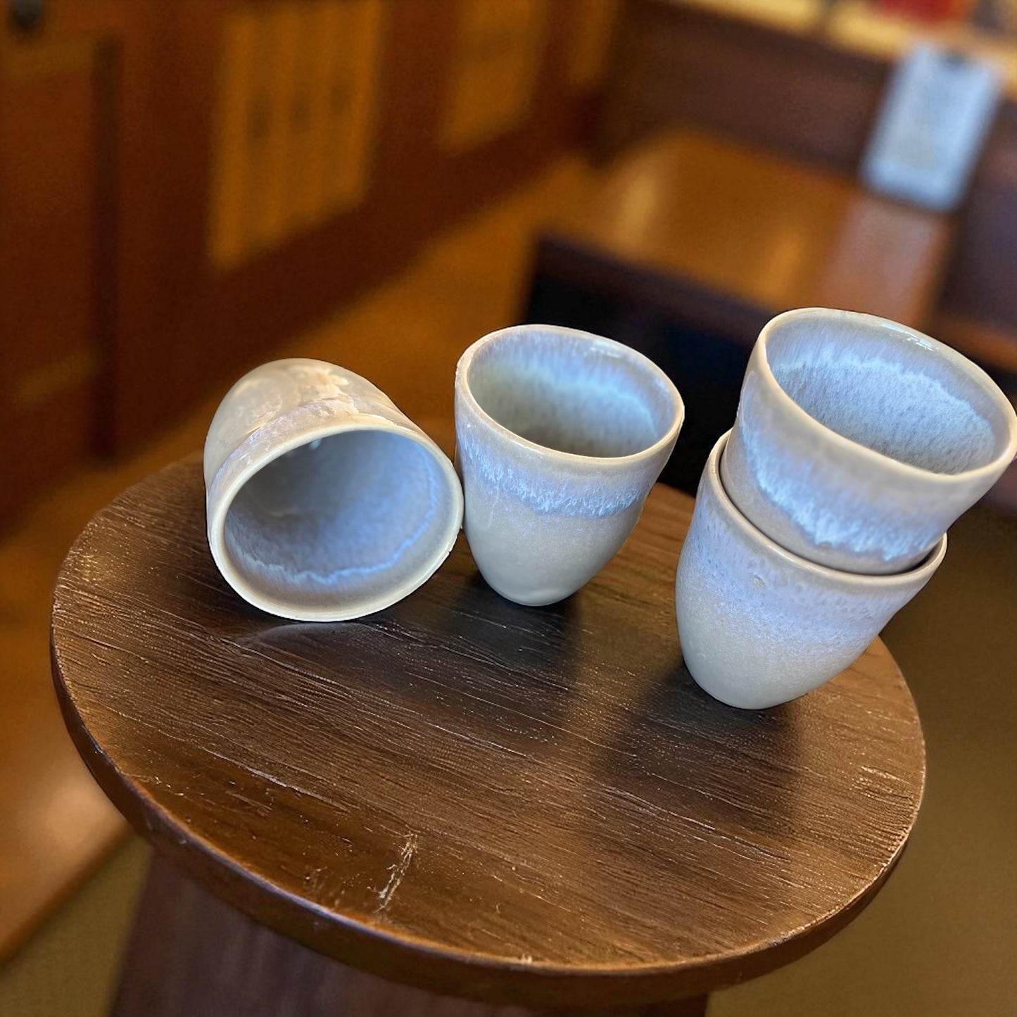 Tasse en grès gris faite main, vaisselle artisanale du Portugal